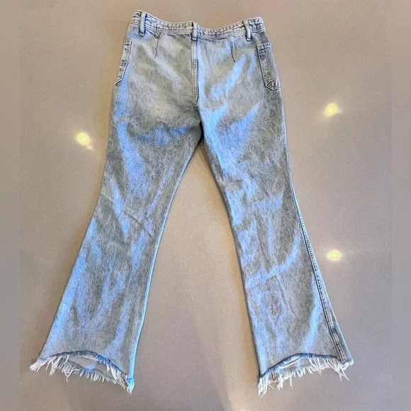 We The Free Izzy Flare Jeans Distressed Hem Blue Women's Size 30 - Picture 8 of 12